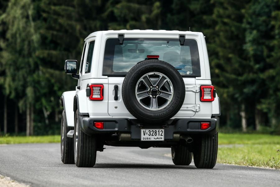  Jeep Wrangler Sahara (JL) 2018 года  (UAE) (фото 8 из 11)